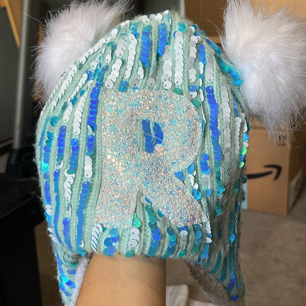 Justice Girls “R” Pom Pom winter hat